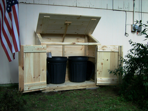 trashbin10 (111K)